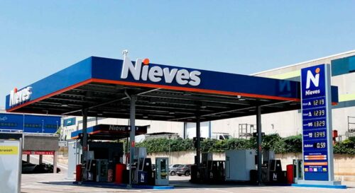 Los productos MAX de Petronieves a precio del gasóleo básico y la gasolina 95