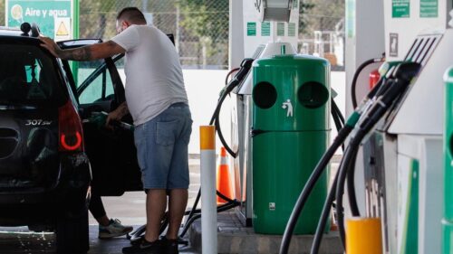 ¿Por qué varían los precios de los combustibles en España y cómo puedes ahorrar en tu próxima visita a la gasolinera?